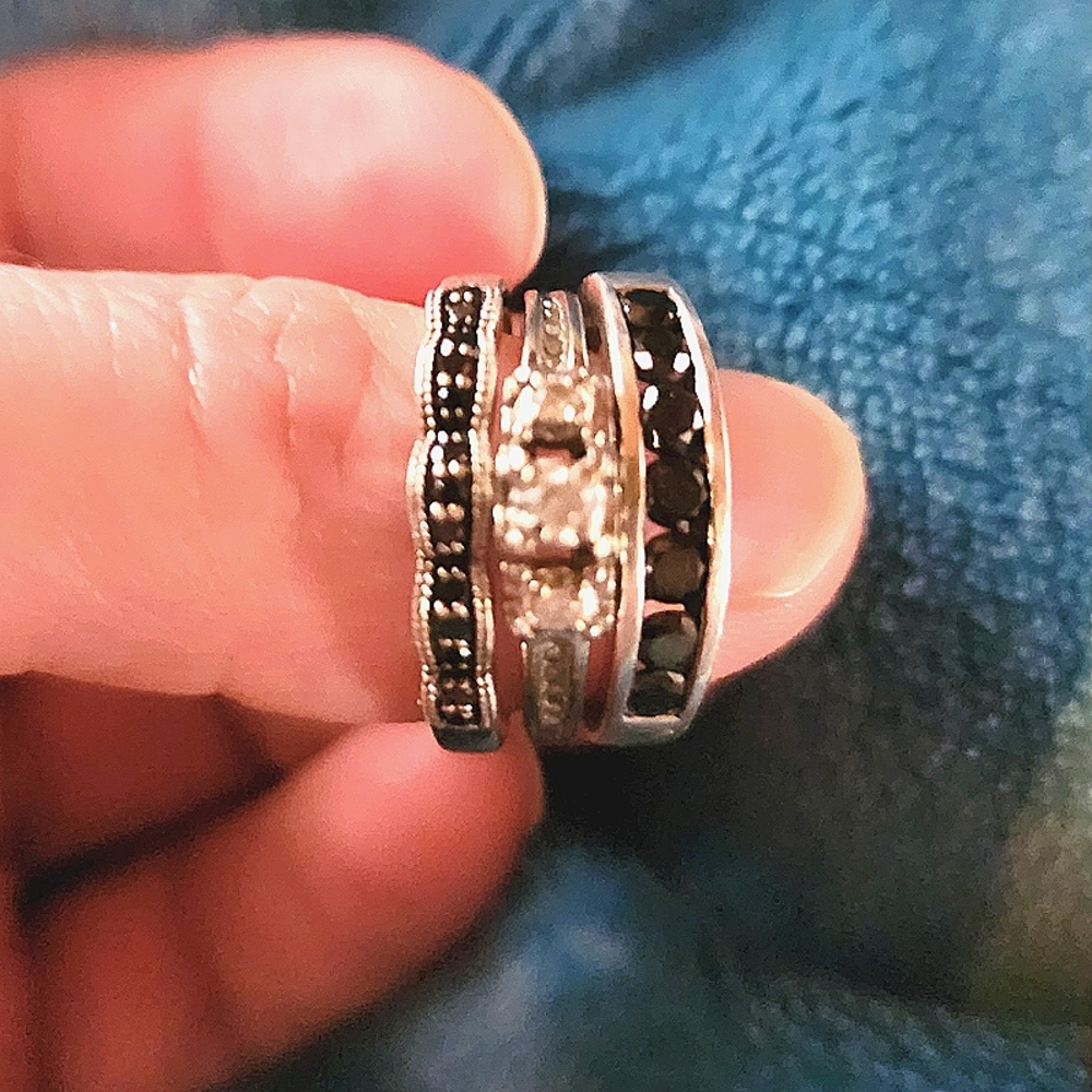 One vintage 10k white gold 3 diamond ring with 3 hearts 2 black diamond bands